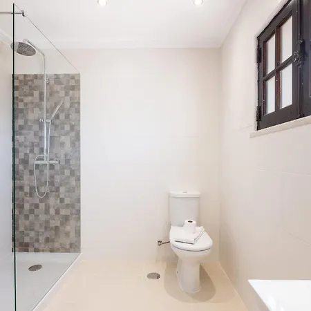 Patroves Ranch - Private Pool & Sea Views Semesterbostad