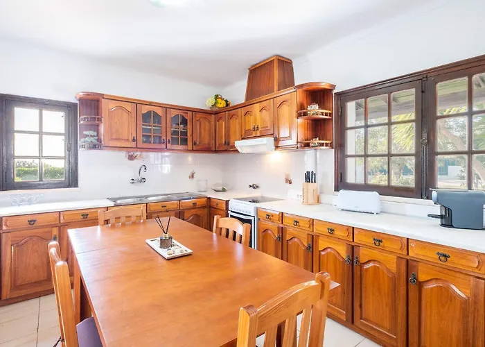 Patroves Ranch - Private Pool & Sea Views *